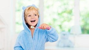 Cara Mengajarkan Anak Cara Menjemur Handuk Setelah Mandi Membangun Kemandirian Sejak Dini