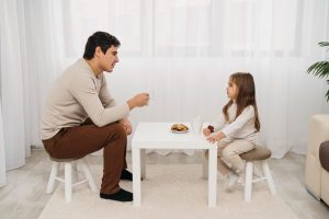 Tips Menghadapi Anak Yang Suka Menggigit Kerah Baju Panduan Lengkap Untuk Orang Tua Dan Pendidik